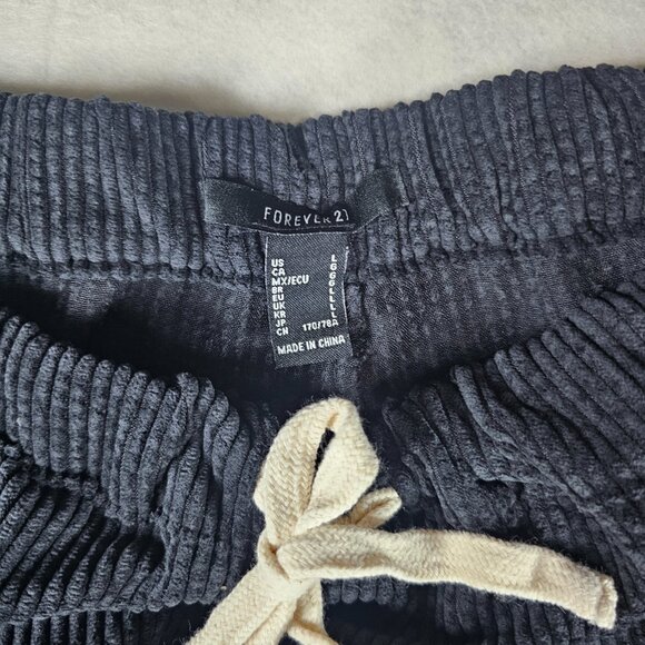 NEW Forever21 Black Woven Corduroy Women's Ankle Pants - Size Large - Picture 3 of 8